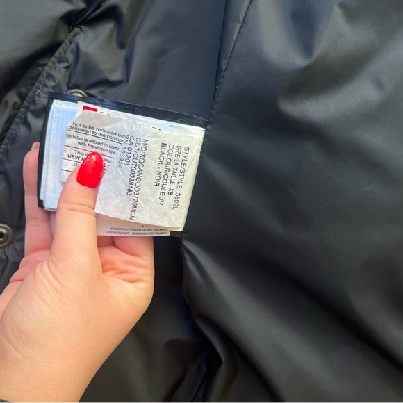 Canada Goose Shelburne Parka - Picture 13 of 15